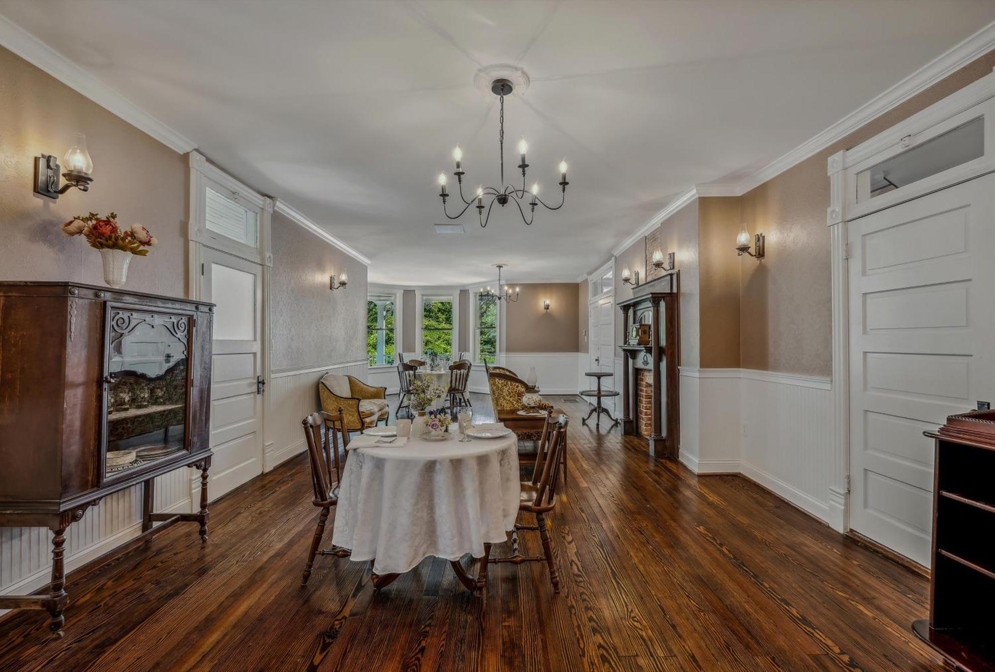The Grand Castalian Inn Bed And Breakfast Berkeley Springs Exterior foto
