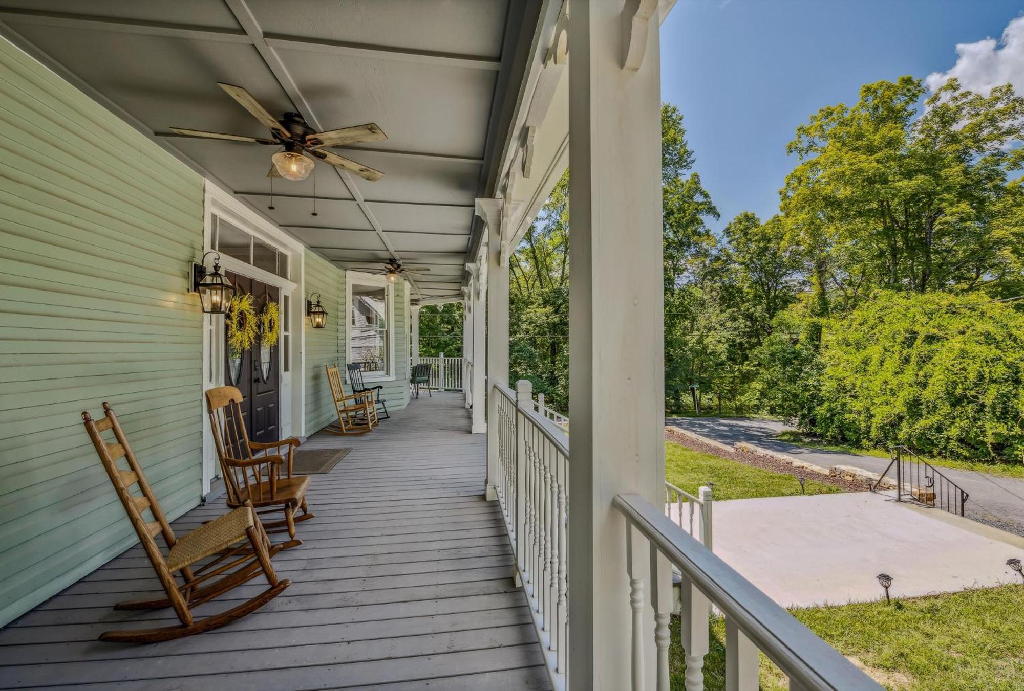 The Grand Castalian Inn Bed And Breakfast Berkeley Springs Exterior foto