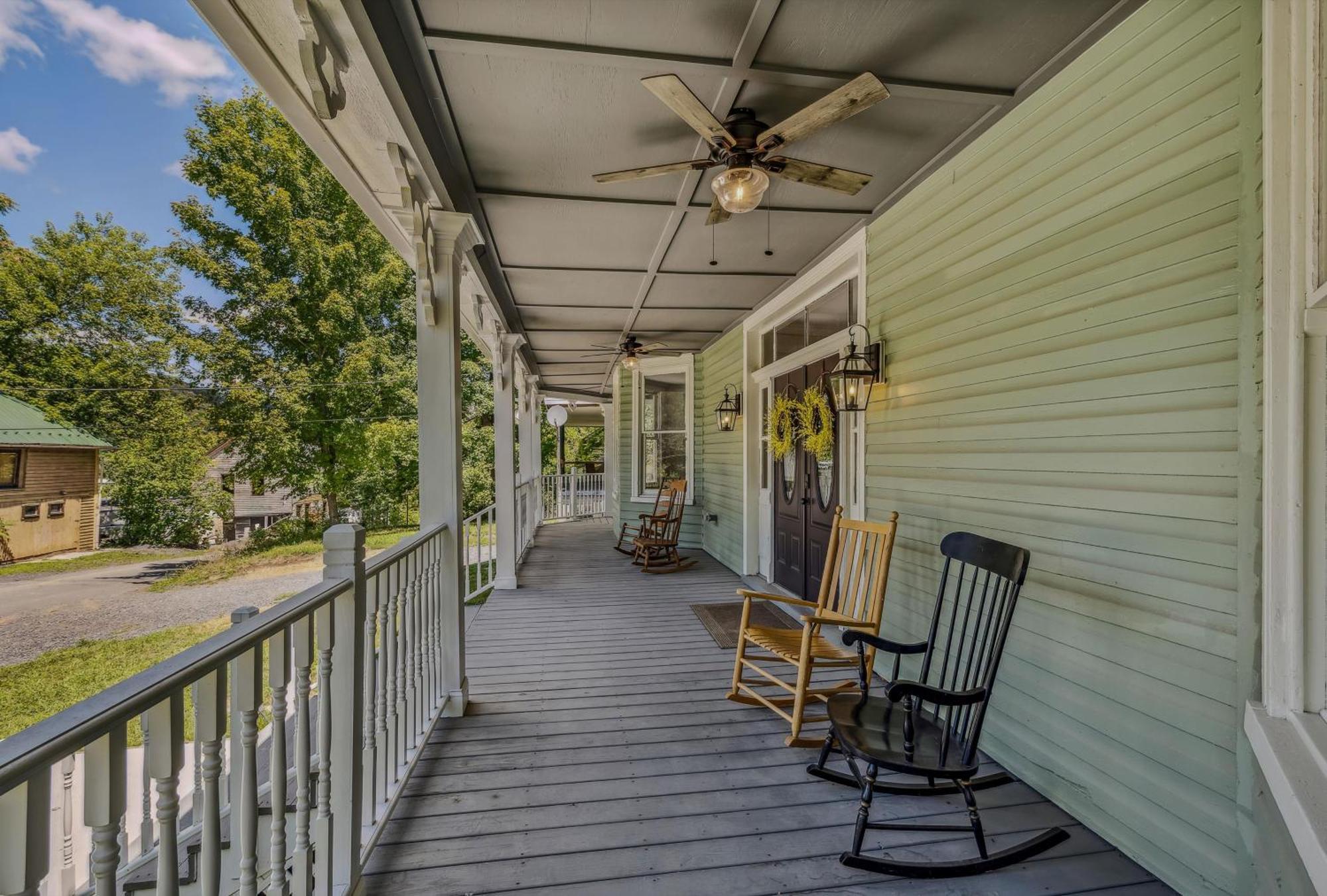 The Grand Castalian Inn Bed And Breakfast Berkeley Springs Exterior foto