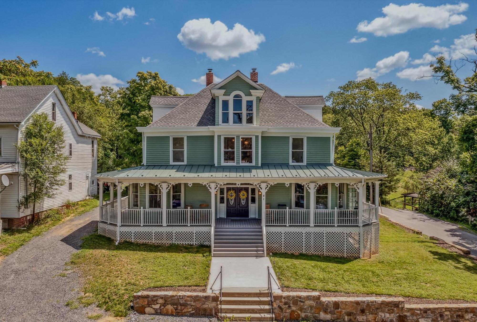 The Grand Castalian Inn Bed And Breakfast Berkeley Springs Exterior foto
