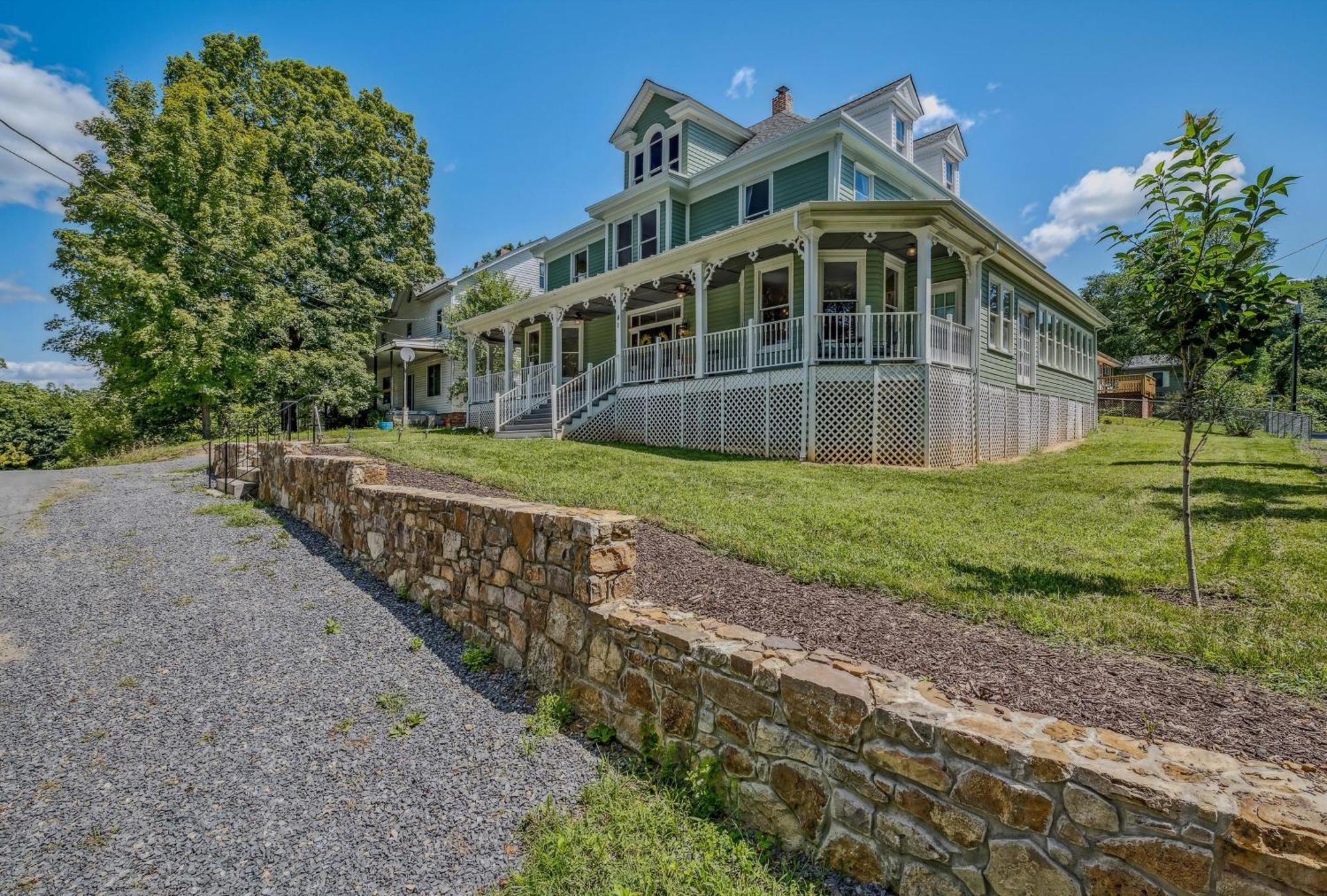 The Grand Castalian Inn Bed And Breakfast Berkeley Springs Exterior foto